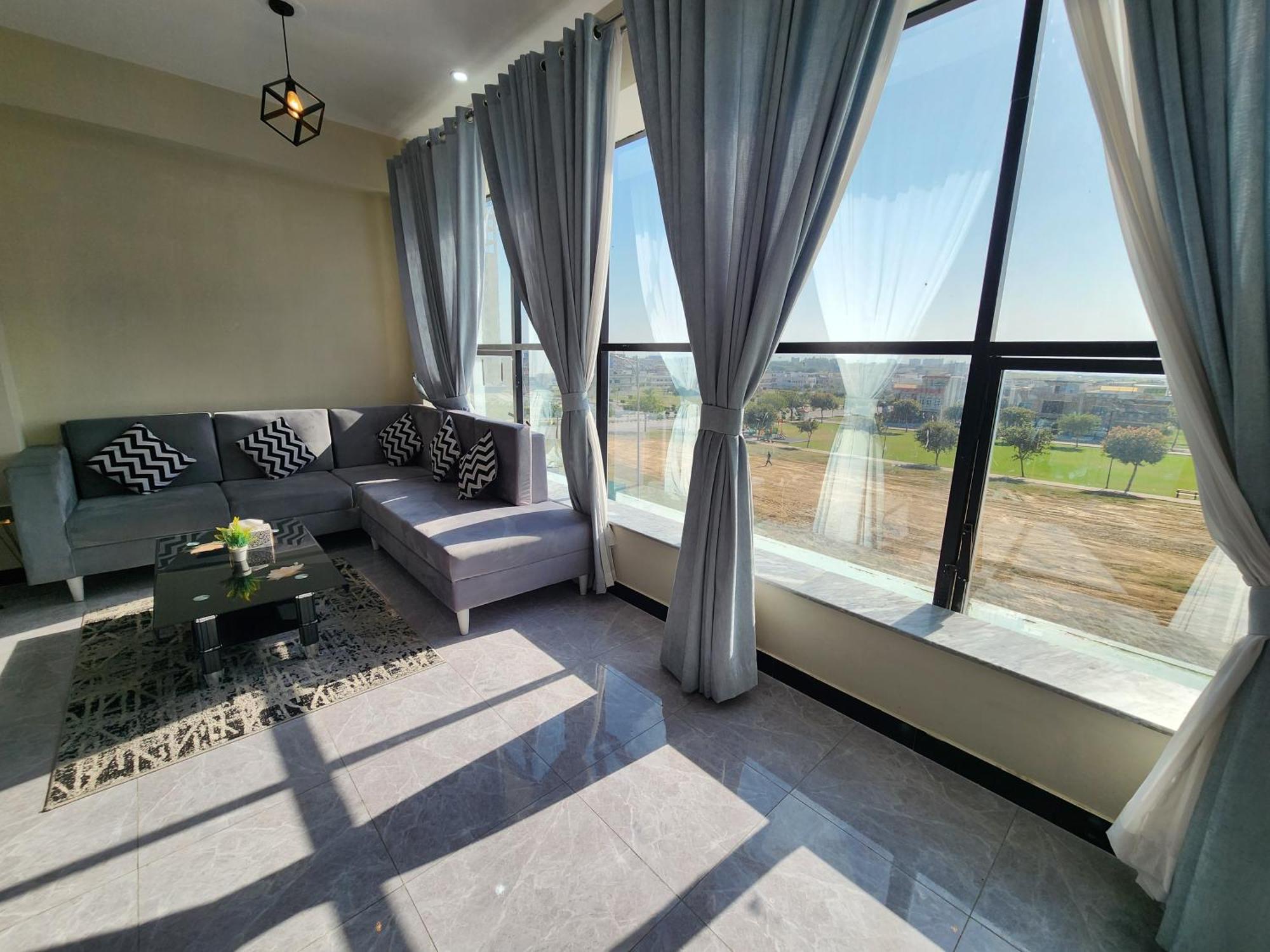 Motorway Majesty Suites Islamabad - Near Islamabad International Airport And Motorway Exteriör bild