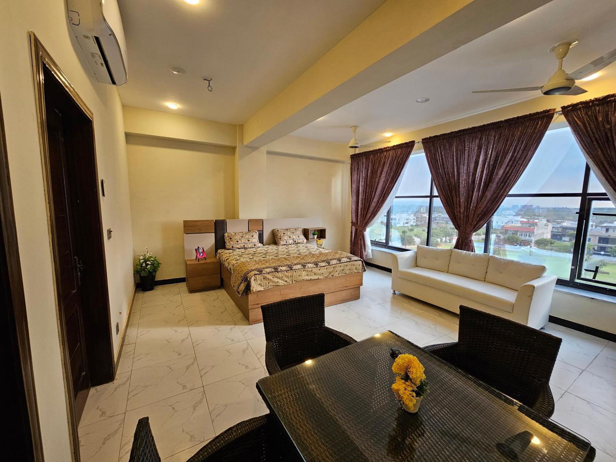 Motorway Majesty Suites Islamabad - Near Islamabad International Airport And Motorway Exteriör bild