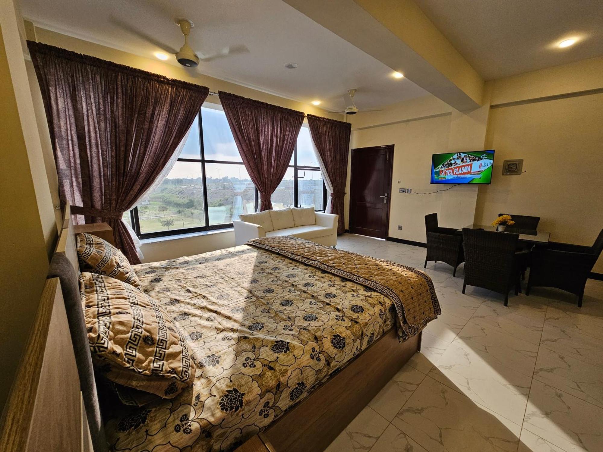 Motorway Majesty Suites Islamabad - Near Islamabad International Airport And Motorway Exteriör bild