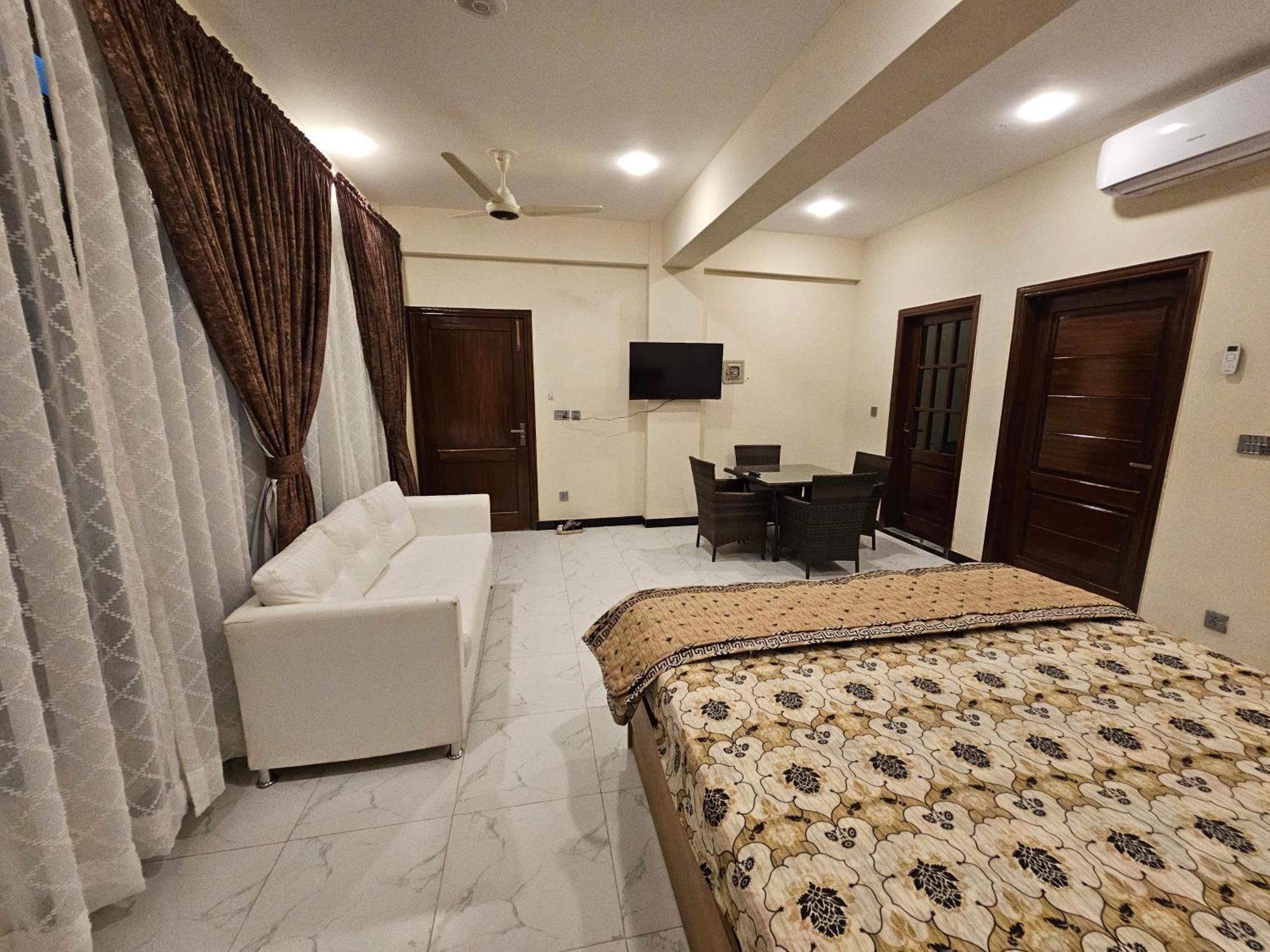 Motorway Majesty Suites Islamabad - Near Islamabad International Airport And Motorway Exteriör bild