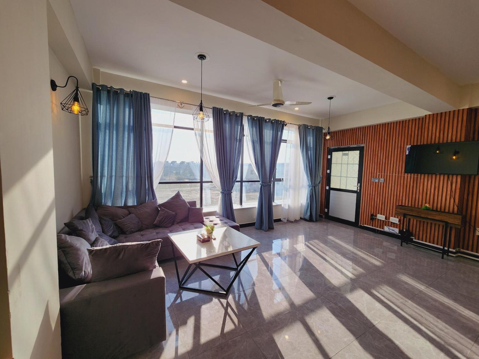 Motorway Majesty Suites Islamabad - Near Islamabad International Airport And Motorway Rum bild