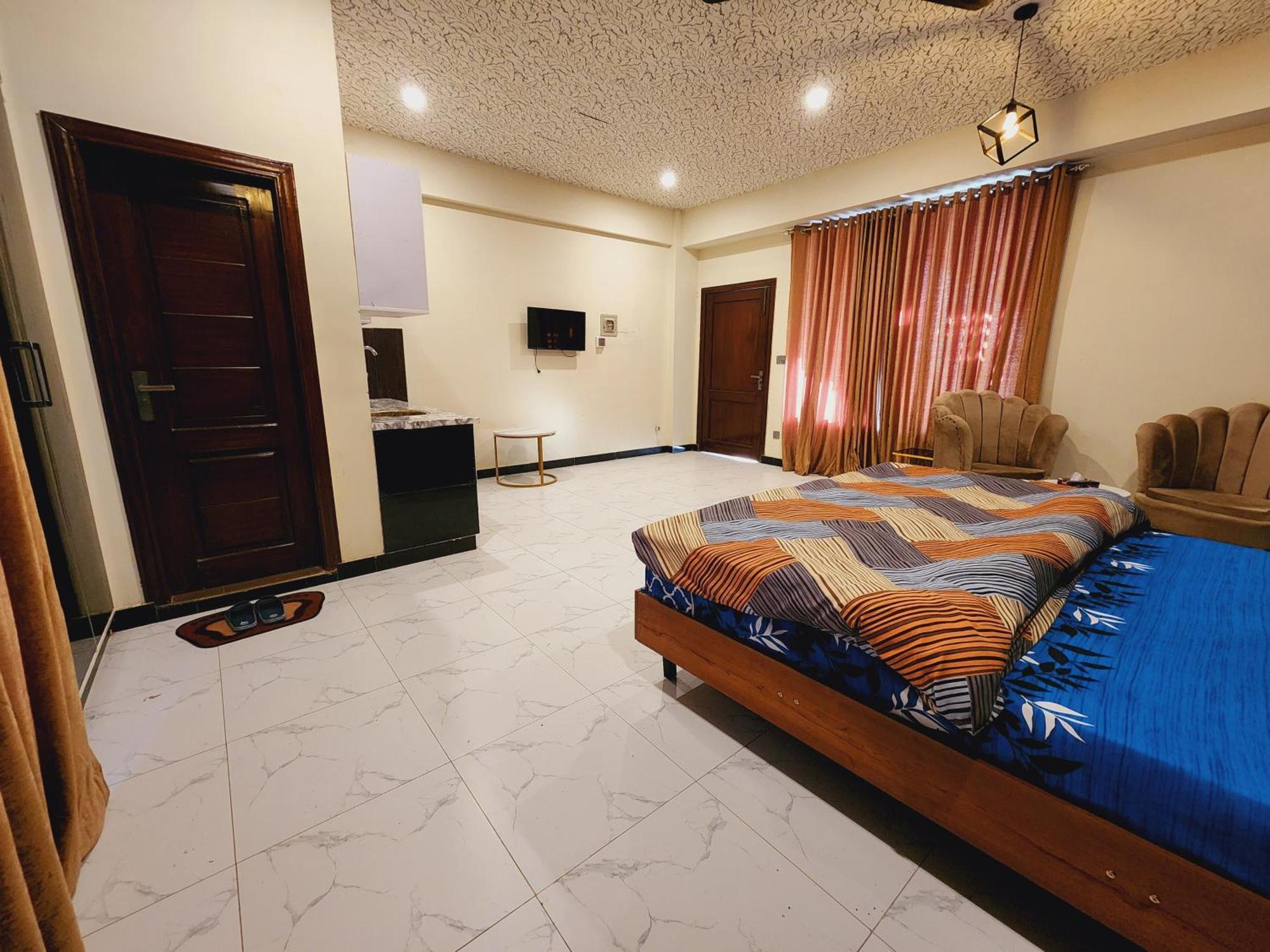 Motorway Majesty Suites Islamabad - Near Islamabad International Airport And Motorway Rum bild