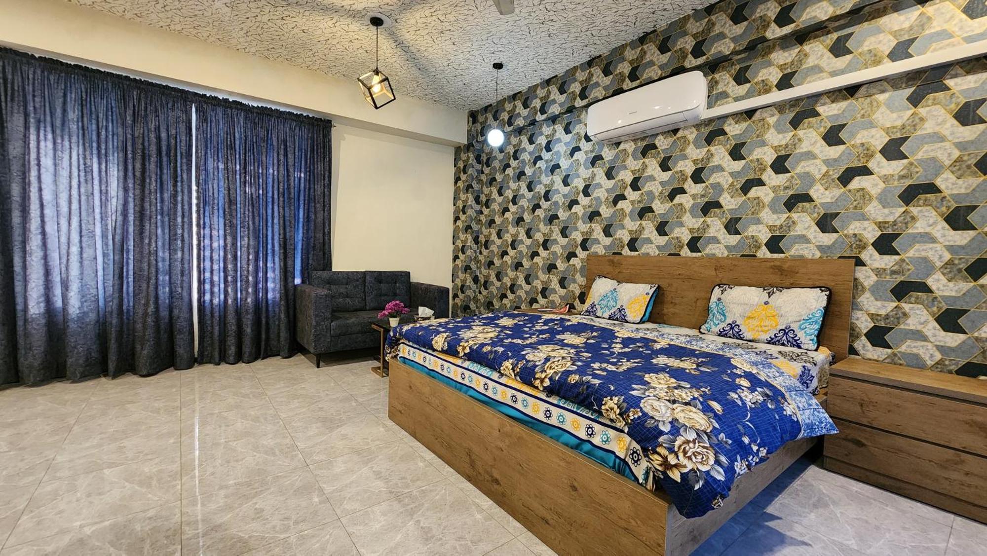 Motorway Majesty Suites Islamabad - Near Islamabad International Airport And Motorway Rum bild
