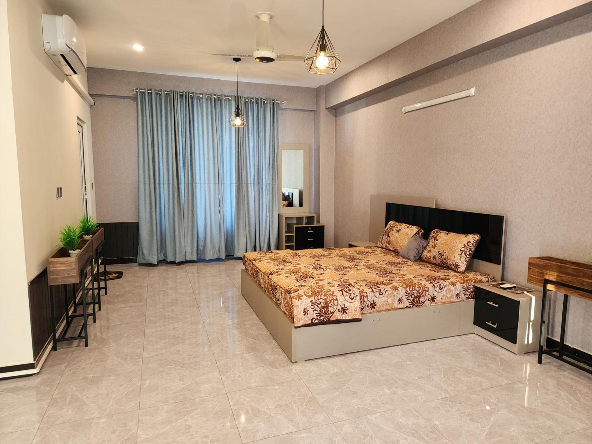 Motorway Majesty Suites Islamabad - Near Islamabad International Airport And Motorway Rum bild