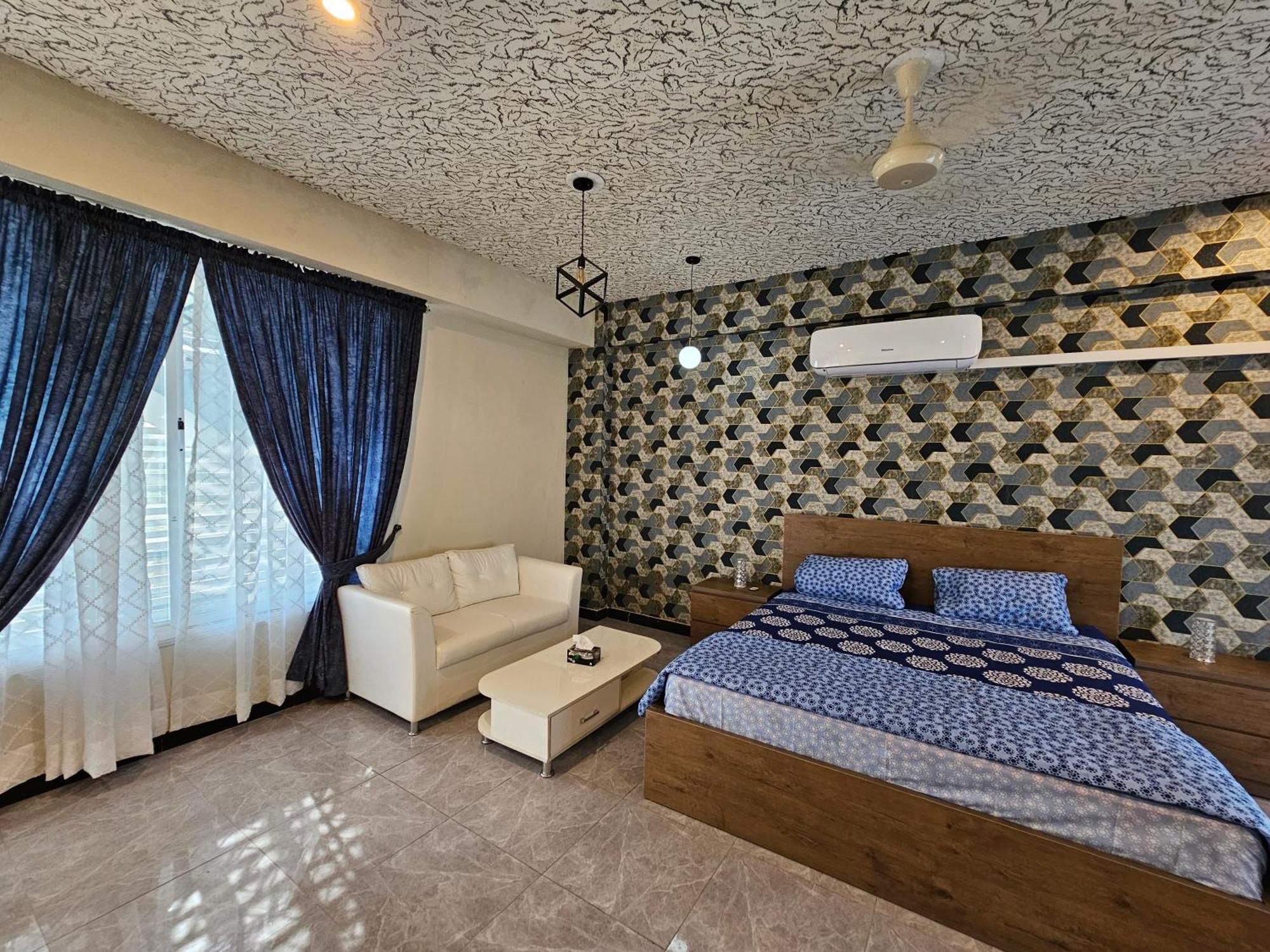 Motorway Majesty Suites Islamabad - Near Islamabad International Airport And Motorway Rum bild