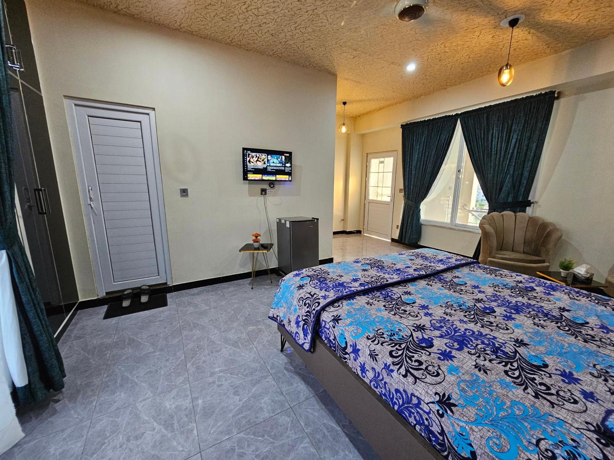 Motorway Majesty Suites Islamabad - Near Islamabad International Airport And Motorway Rum bild
