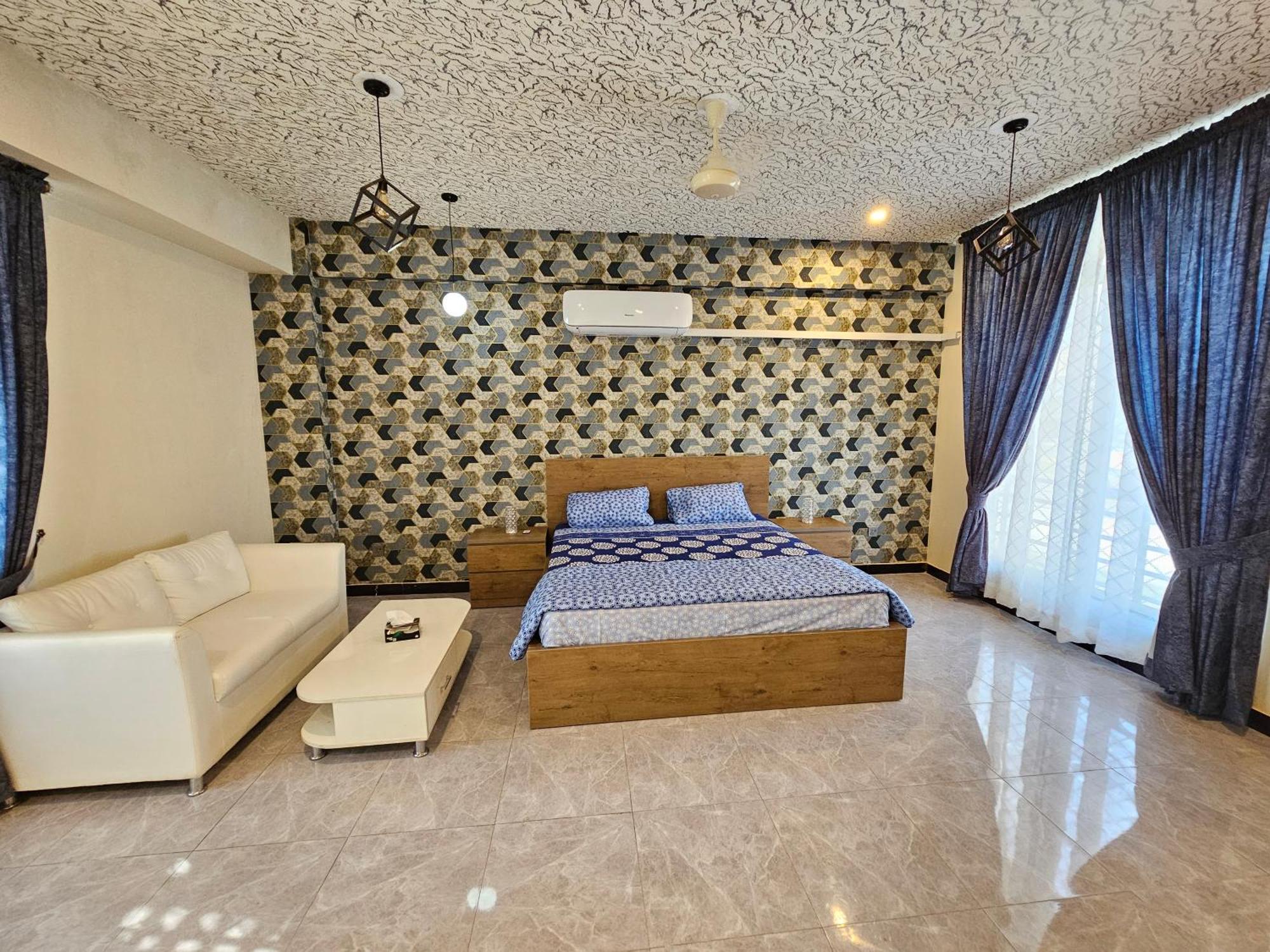 Motorway Majesty Suites Islamabad - Near Islamabad International Airport And Motorway Rum bild
