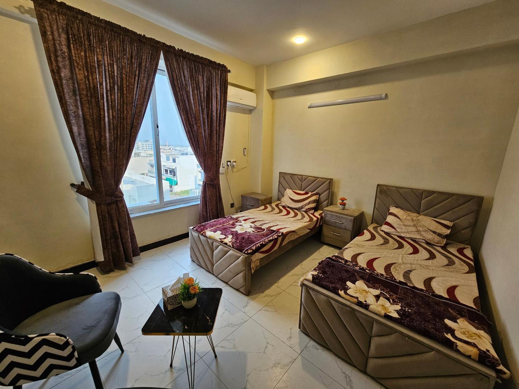 Motorway Majesty Suites Islamabad - Near Islamabad International Airport And Motorway Rum bild