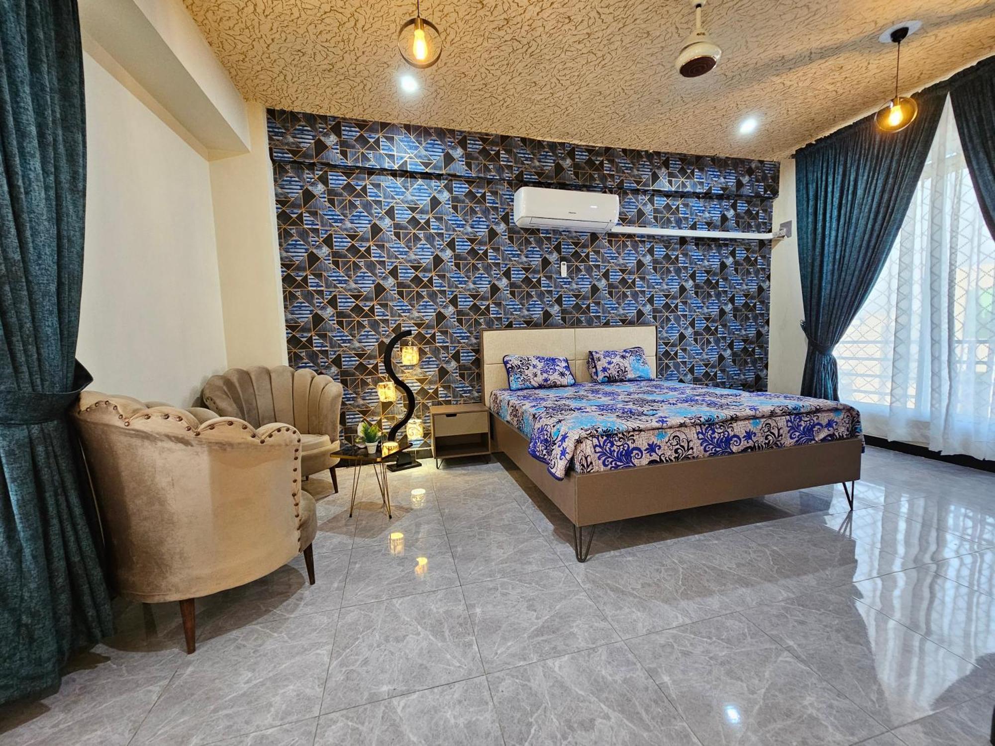 Motorway Majesty Suites Islamabad - Near Islamabad International Airport And Motorway Rum bild
